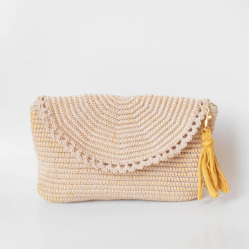 Tapestry clutch pattern