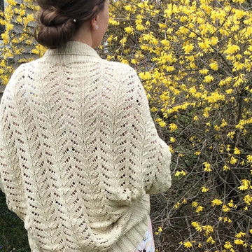 Lilium Shrug