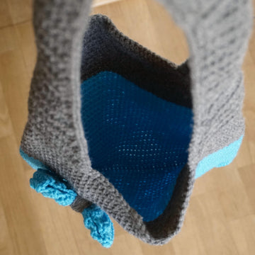 Crochet Pattern for the Bag with bow in your desired colors