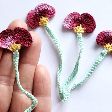 Crochet burgundy flower pattern