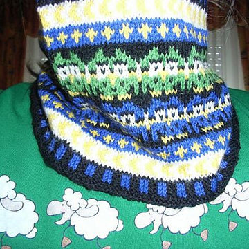 Baby owl cowl