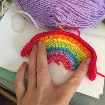One piece rainbow hanger