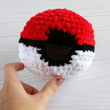 Pokeball gecko hide House