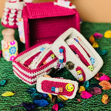 Amigurumi Friendlike Calendar