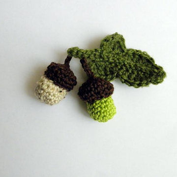 Acorn  and leaf lariat garland decoration