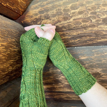 Reflejada Fingerless Mitts