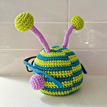 ALIEN GLASSES HOLDER