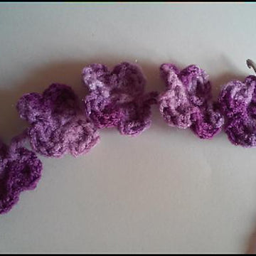 Simple and Pretty Flower Bracelet