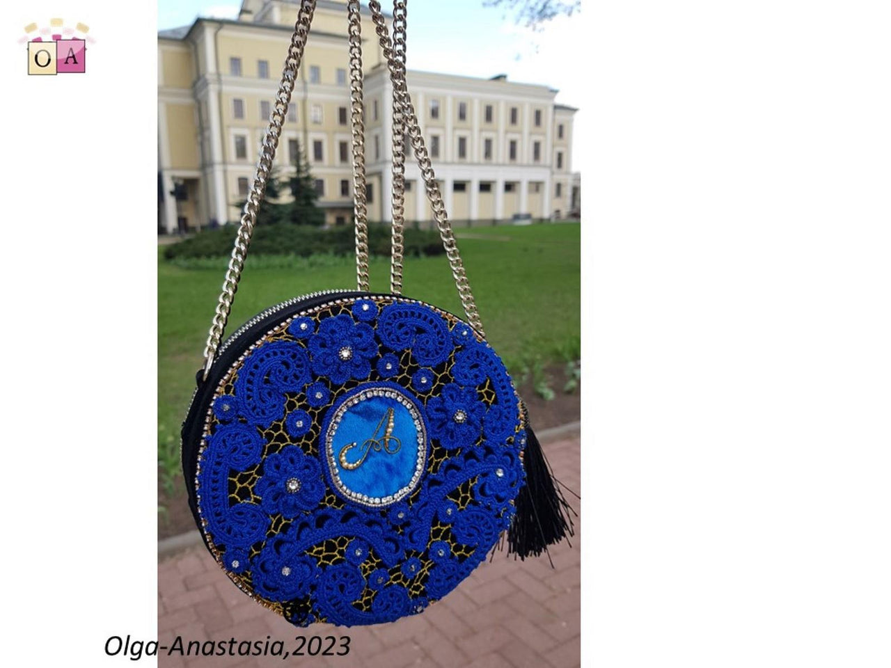Evening bag round with Irish crochet lace