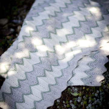 Zig Zag Stripe Baby Blanket - Baby Cakes