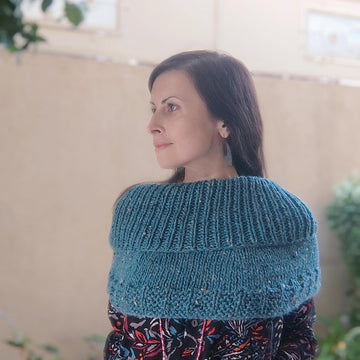 Oceania hooded scarf