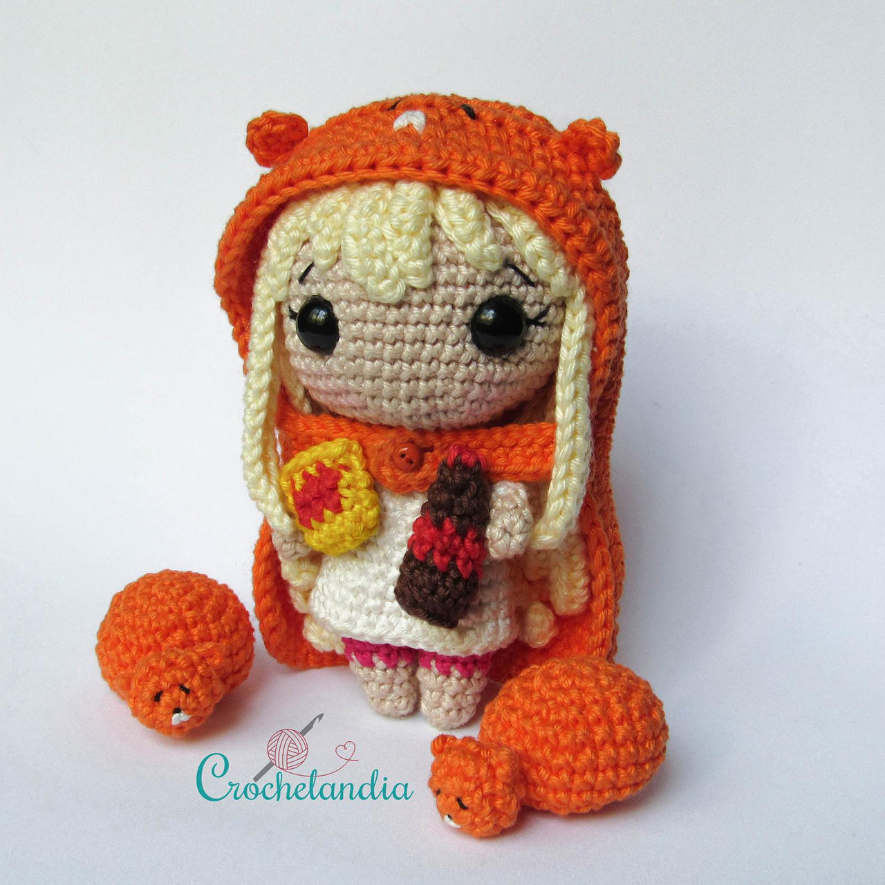 Umaru-Chan amigurumi doll - crochet pattern by Crochelandia