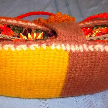 Knitter's Lesson in Tunisian Crochet: Sassy Sunflower Purse