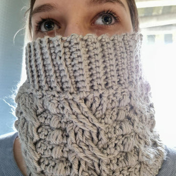 Greta cowl