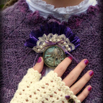 Victorian Heart Wristers