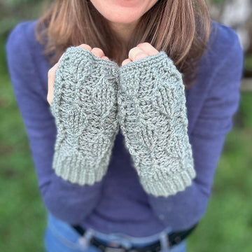 Trailing Leaves Mittens