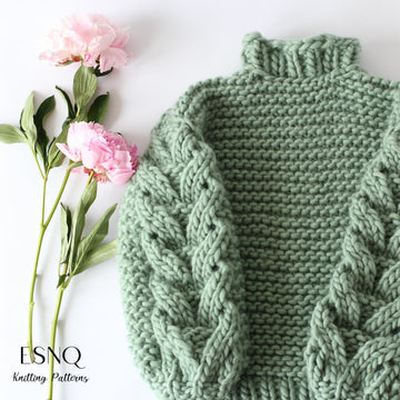 Fern chunky sweater  in Garter stitch with lace sleeves (cm)