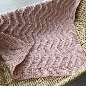 Cosy Wave Cable Blanket