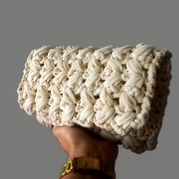 Fast and Easy Crochet Pochette Pattern