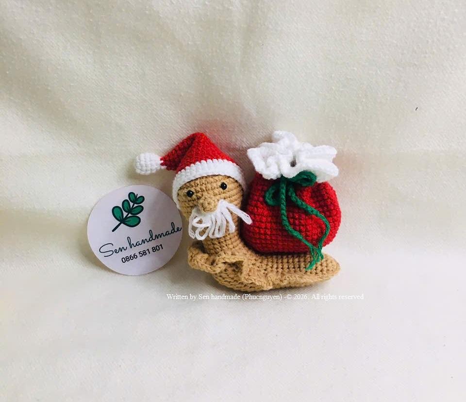 Santa Snail- crochet pattern- PDF file- English