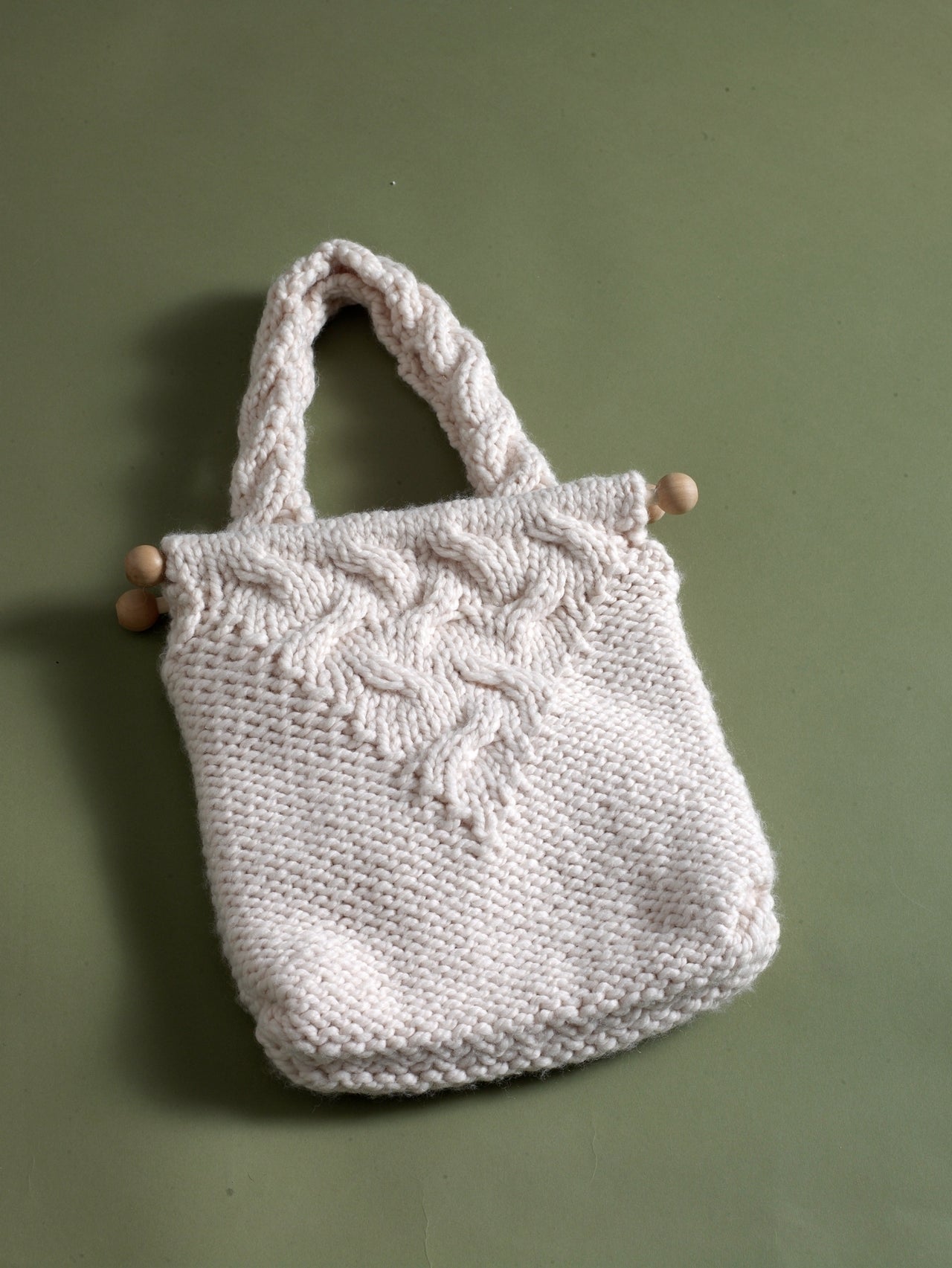Cable Bag in Lion Brand Wool-Ease Thick & Quick - 80396AD
