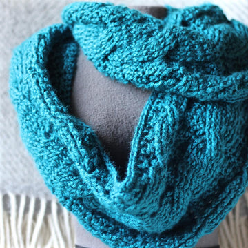 Lynne Marie Cabled Cowl