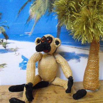 LESTER THE LANKY LEMUR KNITTING PATTERN