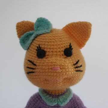 Chloe Cat amigurumi crochet pattern