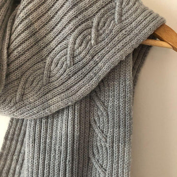 Lundbye Scarf