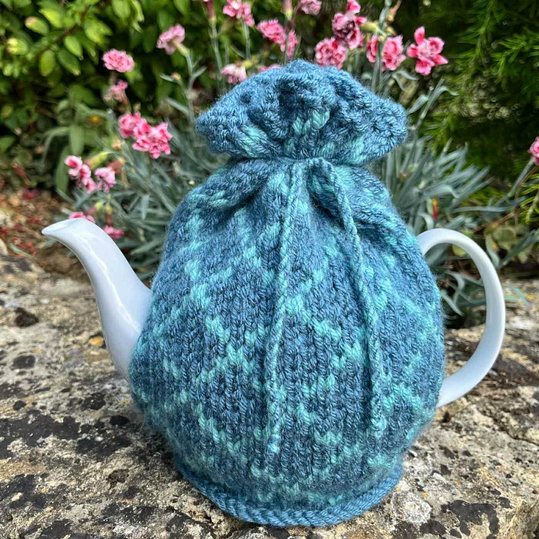 Diamond Patterned 4 Cup Teapot Cosy Knitting Pattern