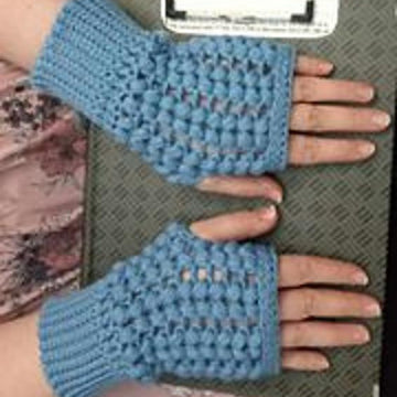 Pearls of the Sea Fingerless Gloves
