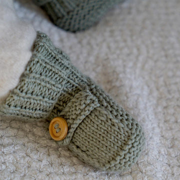 Brayden Hat and Bootees - Bc69