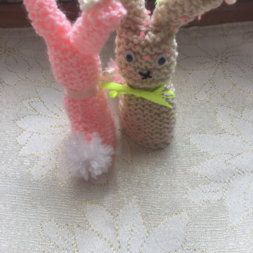 DK knitting pattern easy beginner garter stitch Easter creme egg bunny