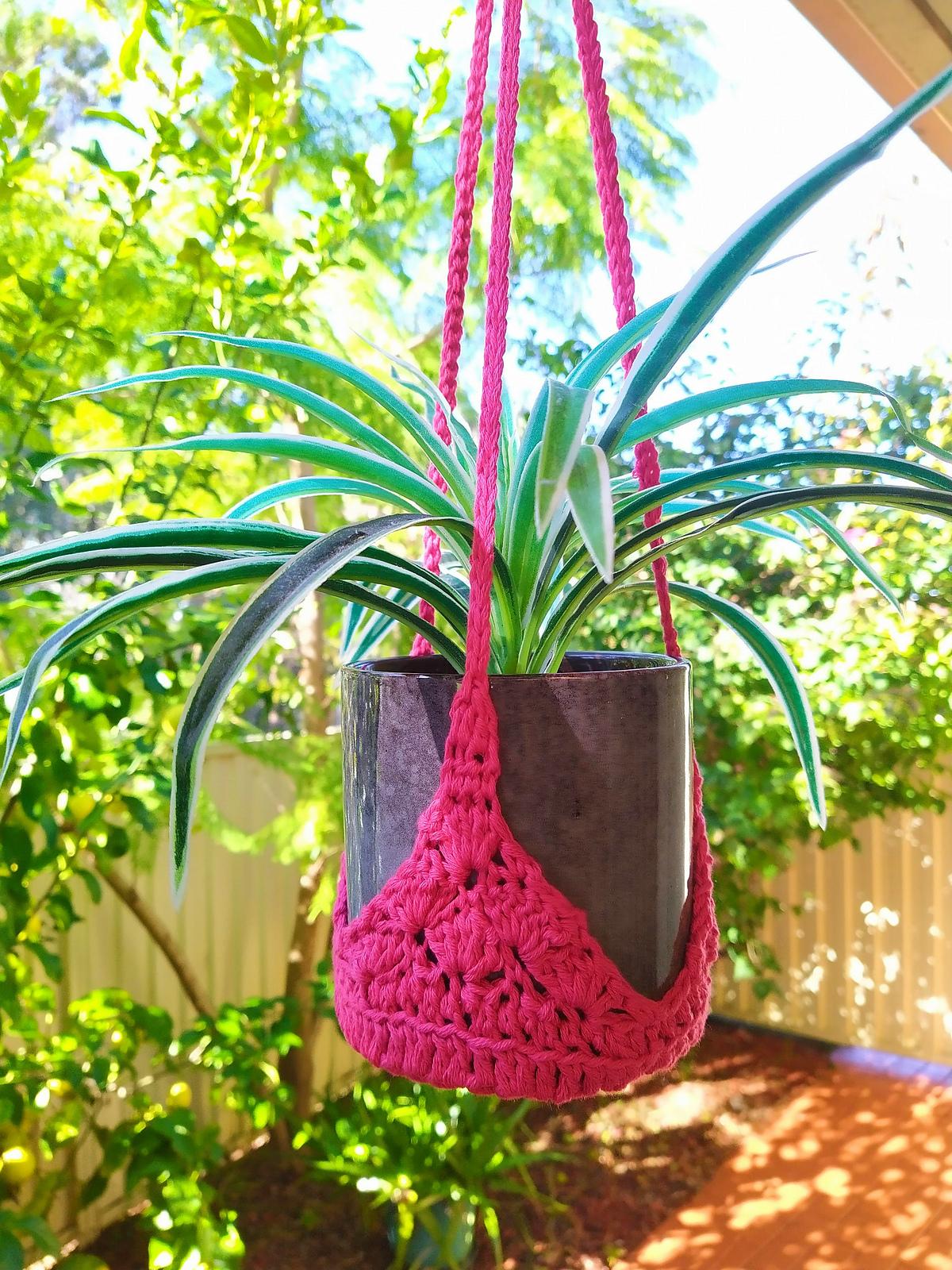 Crochet Plant Hanger Pattern Beginner Hanging Pot Holder DIY Easy Indoor Plant Holder Crochet Handmade Home Decor Pattern Macrame Style Look