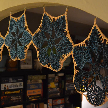 Uzu Medallion Bunting