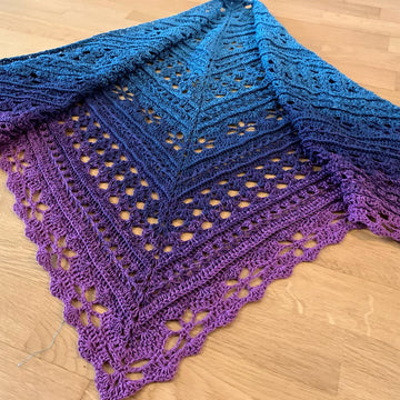 Triangular Scarf "Themis"