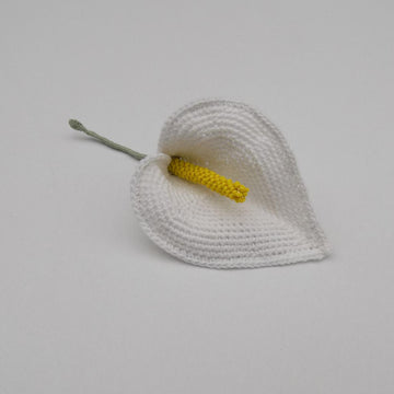 Calla Lily Crochet Pattern – Realistic Floral Design