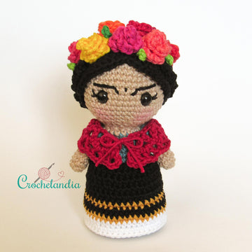 Frida amigurumi doll - crochet pattern by Crochelandia