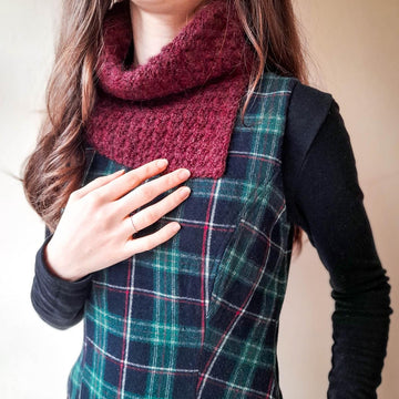 Berry Kiss Cowl