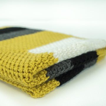 Bee Square Infinity Moss Square Crochet Blanket