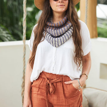 Gradient Ribbed Cowl