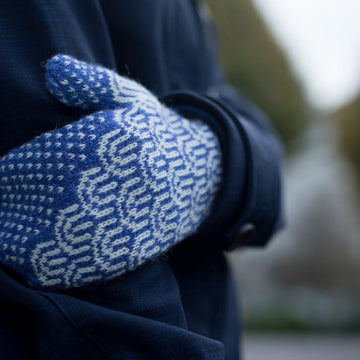 Waves Mittens