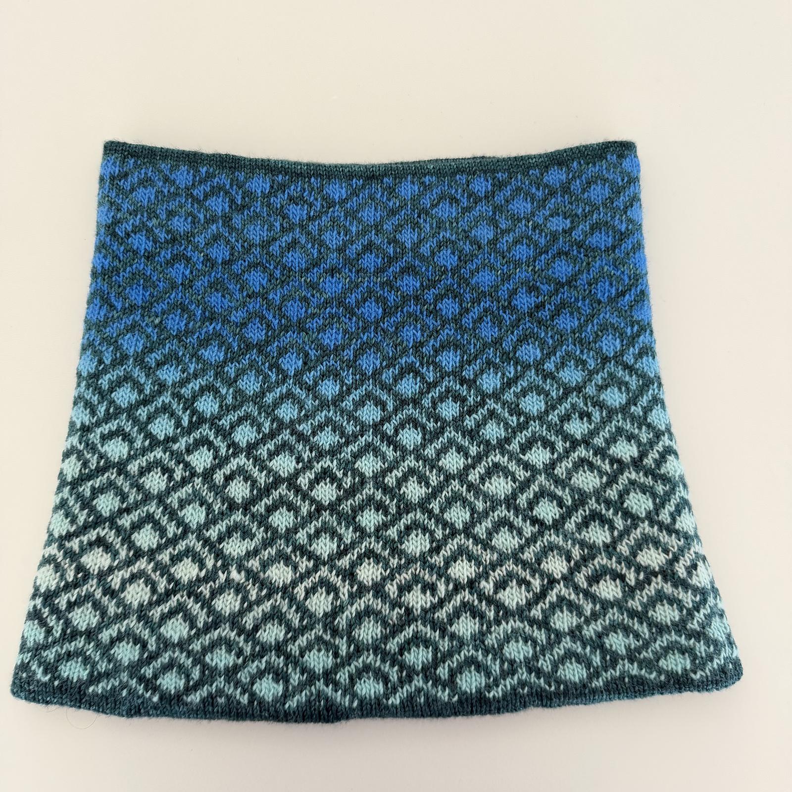 Diamond Daze Cowl