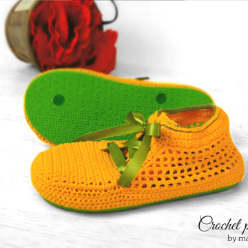 Short sneakers on flip-flop soles