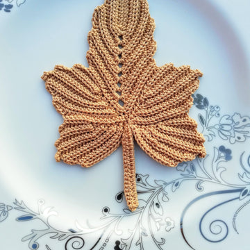 Crochet Halloween Fall maple leaf