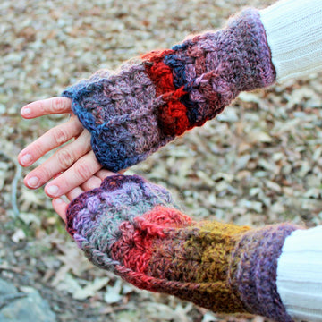 Shells Fingerless Gloves