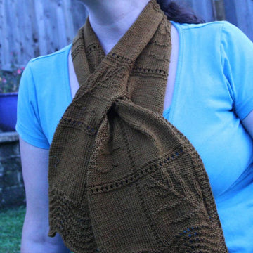 Fossilised ferns keyhole scarf