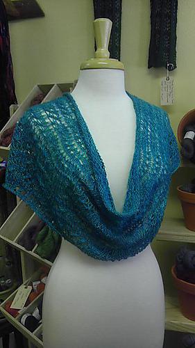 Tres Laces Cowl