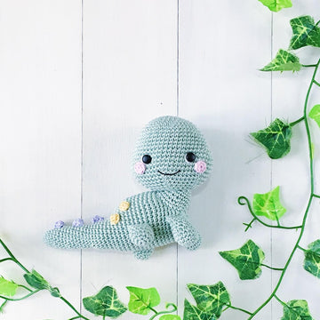 Takashi the little dinosaur amigurumi pattern