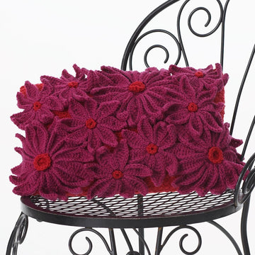 Petal Pillow in Patons Classic Wool Worsted